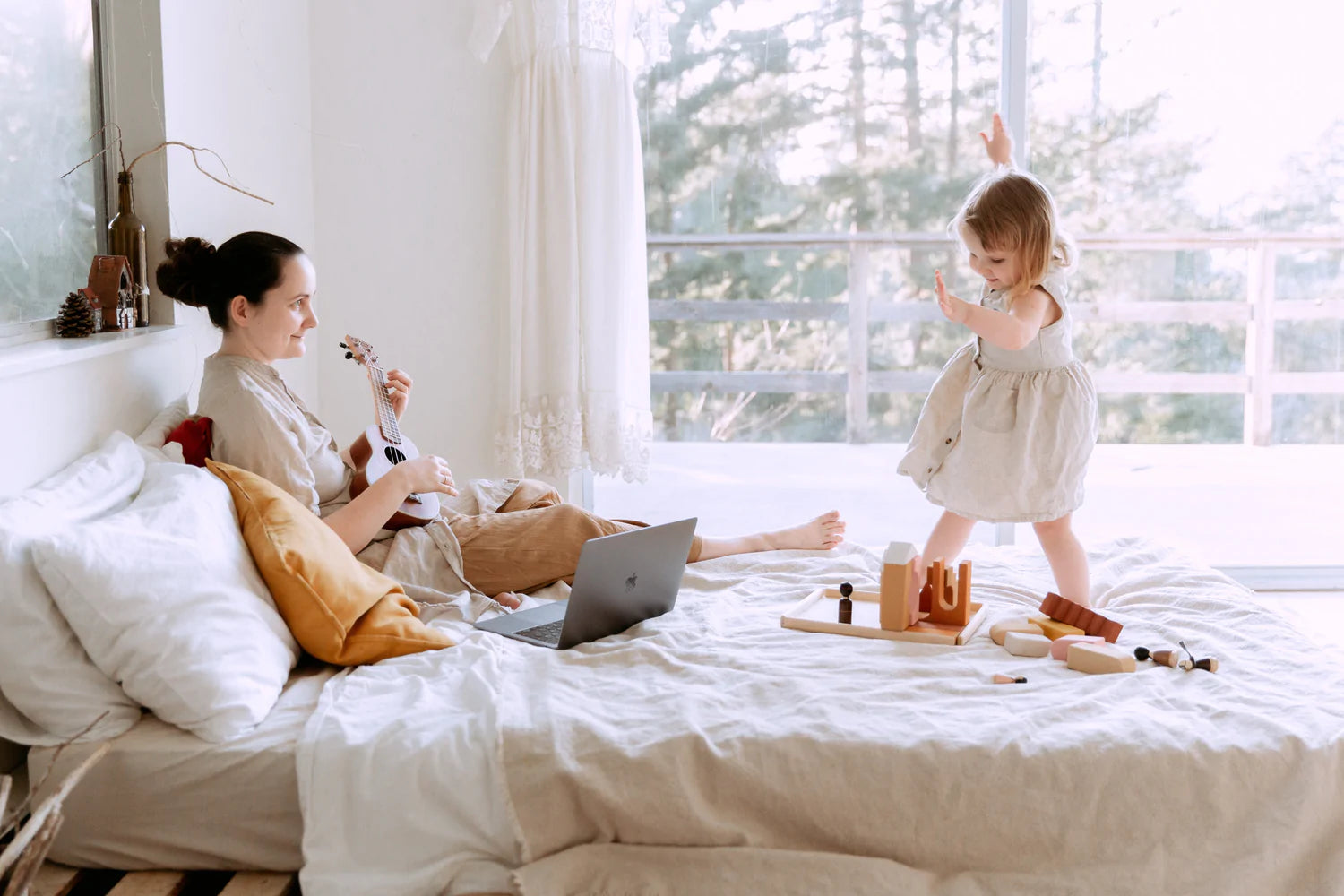 Pillows, Linens, & Textiles