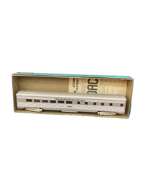 HO Scale | Santa Fe Coach | Athearn