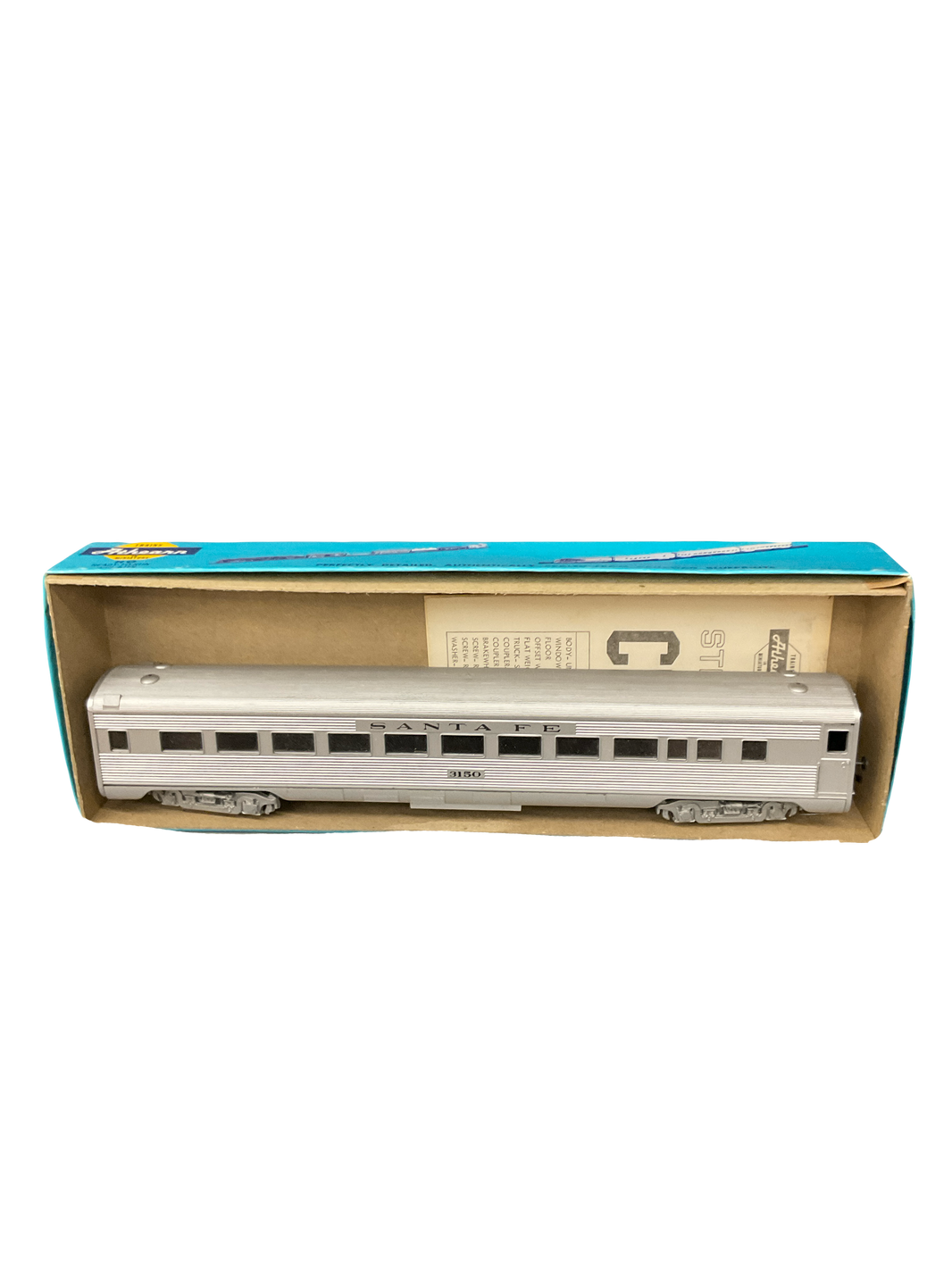 HO Scale | Santa Fe Coach | Athearn