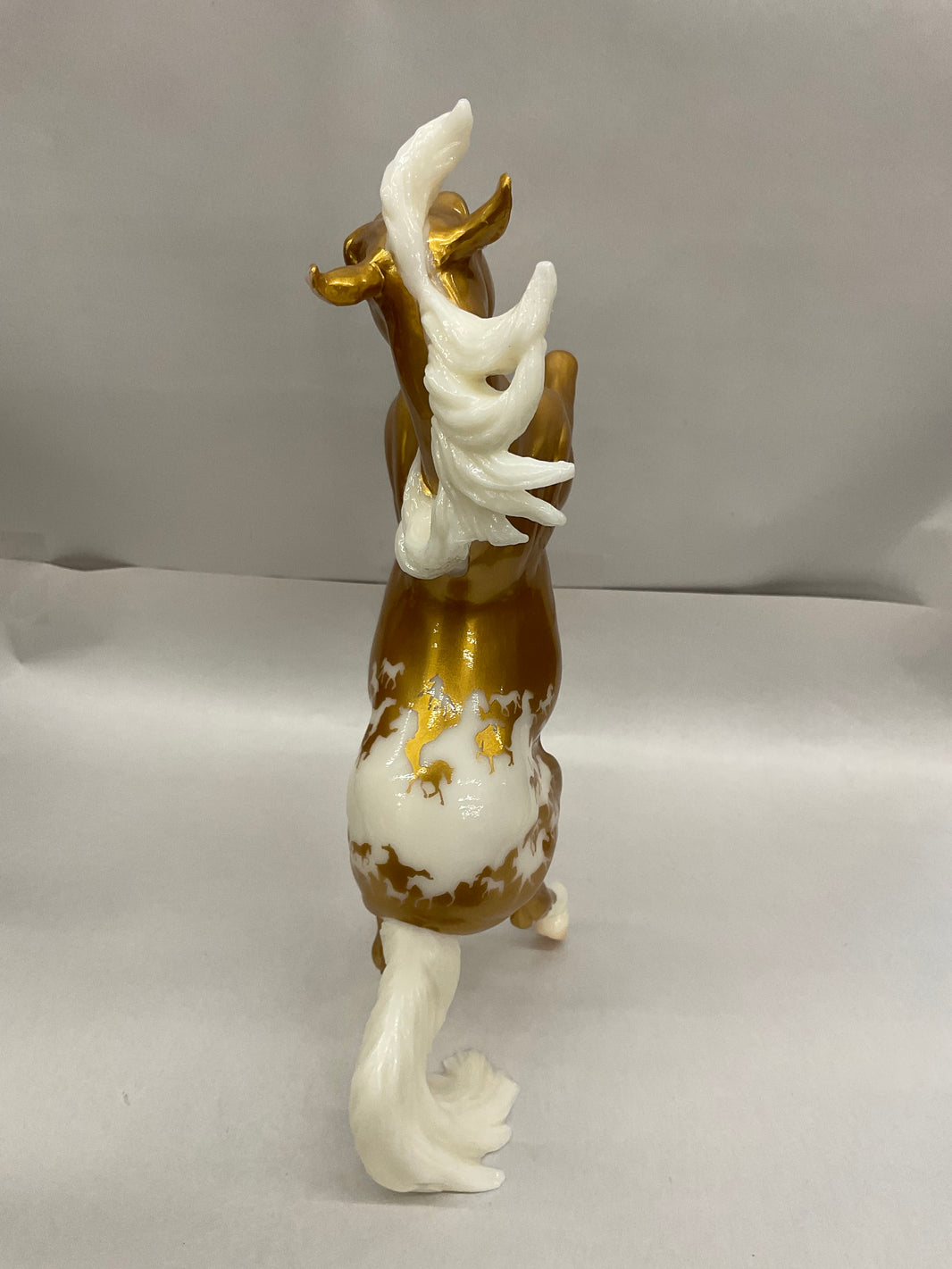 2025 Breyerfest Special Run | To the Ties that Bind Us - Gold Charm