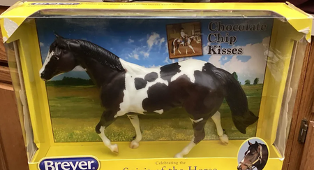 Pre-Owned Breyer | Chocolate Chip Kisses | 1739