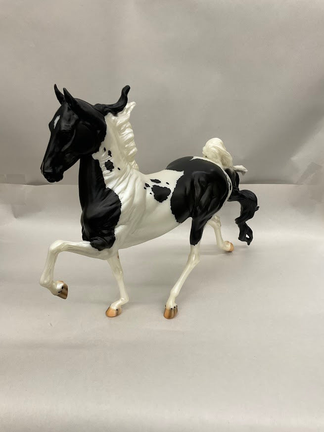 Pre-Owned 2023 Breyerfest Stagecoach Surprise | Black and White Tobiano Pinto - Matte | No Box