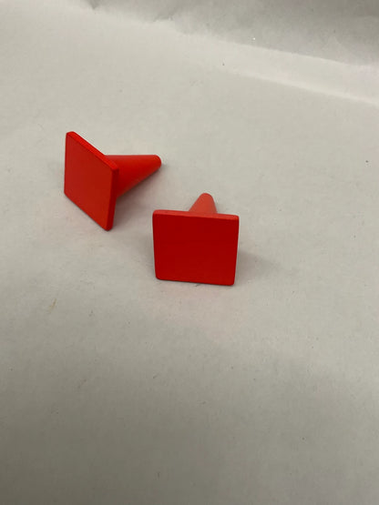 Pre-Owned Model Horse Diorama Pylon Cones | Set of 2