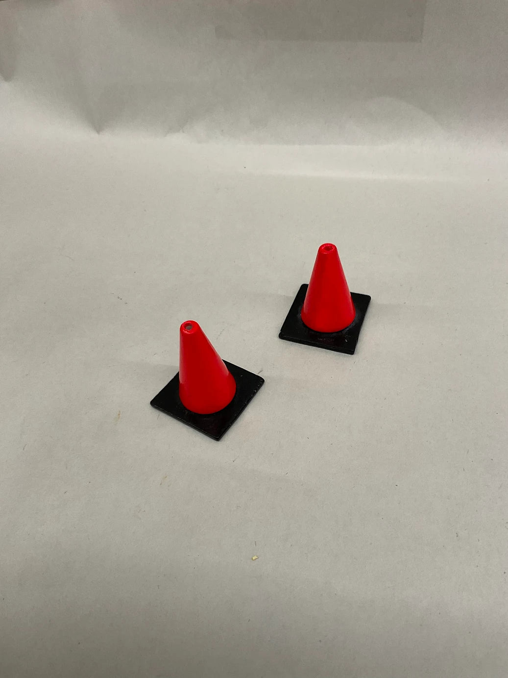 Pre-Owned Model Horse Diorama Pylon Cones | Set of 2