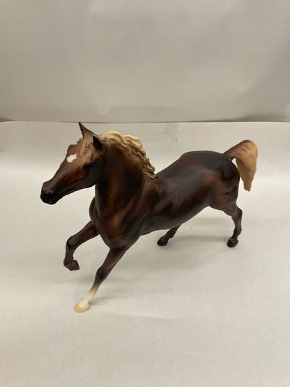 Pre-Owned Breyer Chestnut Sport Horse | No Box