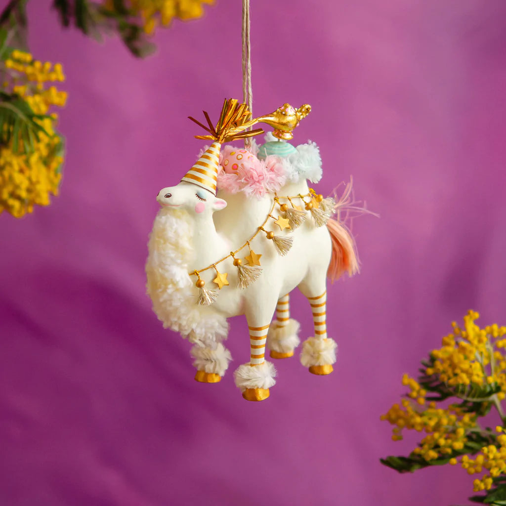 Calowishus Camel Ornament