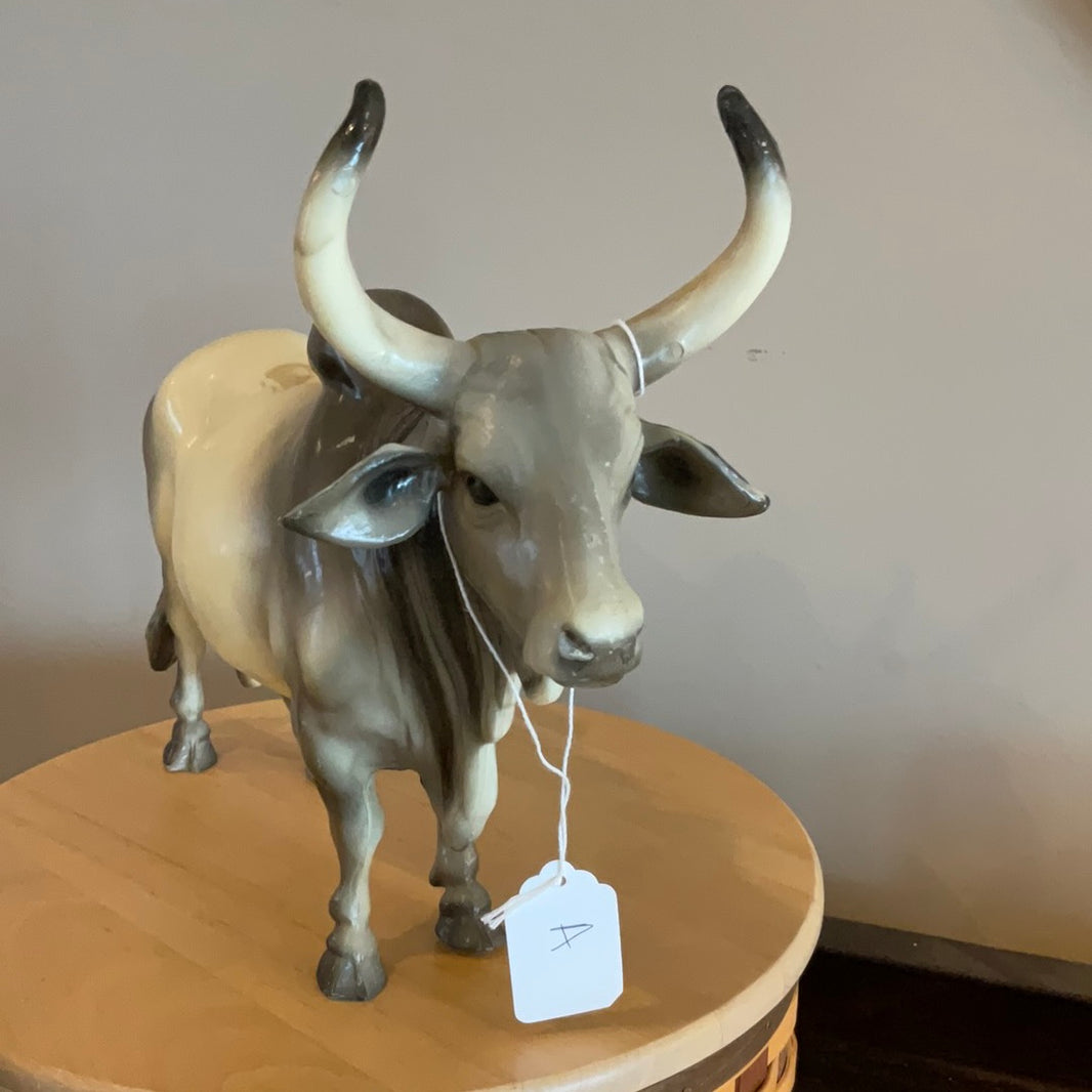 Pre-Owned Breyer Brahma Bull | Breyer Model Animals