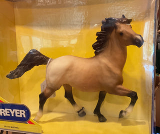Pre-Owned #1121 Mustang Breyer Model Horse